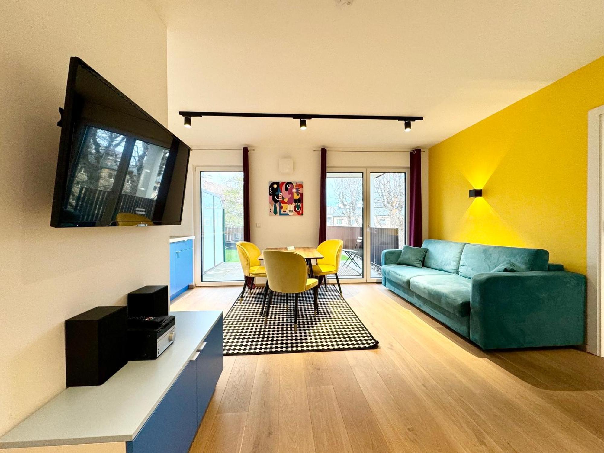 Wohnung Mit Terrasse + Parkplatz Bécs Kültér fotó