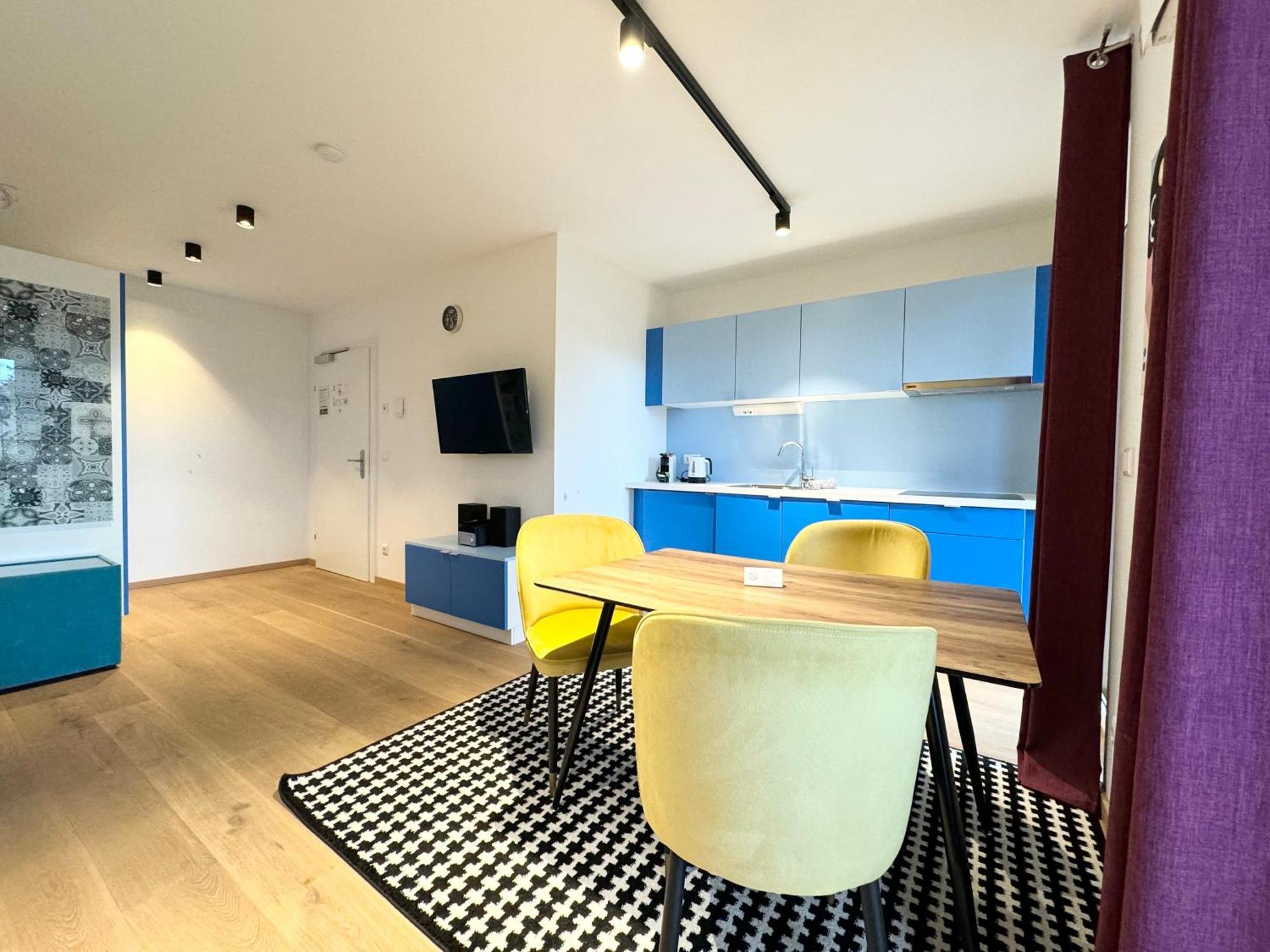 Wohnung Mit Terrasse + Parkplatz Bécs Kültér fotó